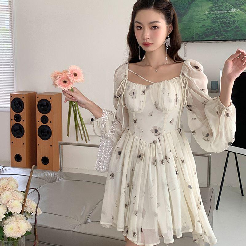 

Casual Dresses 2023 Women' Pattern Spring And Autumn Puff Sleeve Sense Of Design Tender Retro Sexy Show Thinness, Picture shown