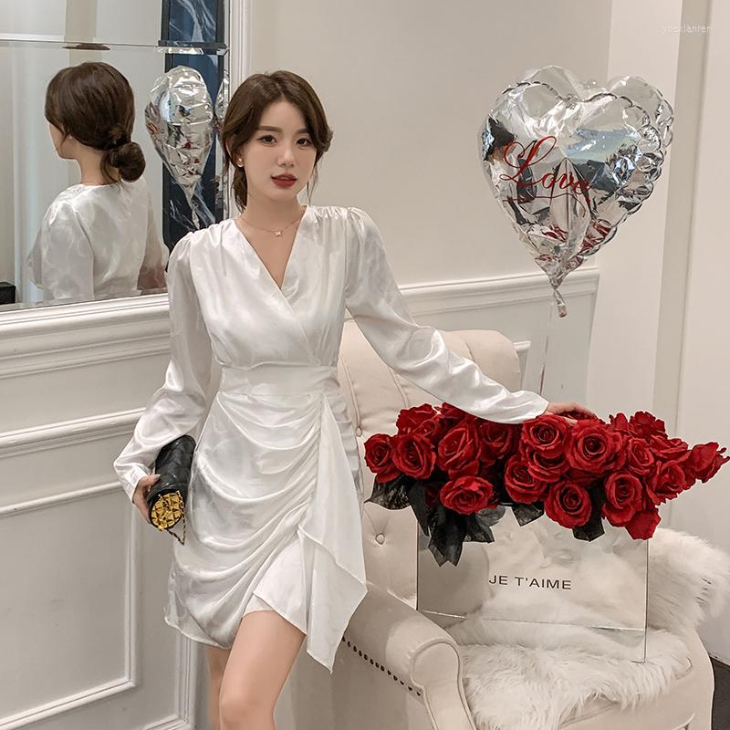

Casual Dresses Party Dress Elegant White Satin Silk Long Sleeve V-neck Folded Ruched Slim Night Club Autumn Winter 2023