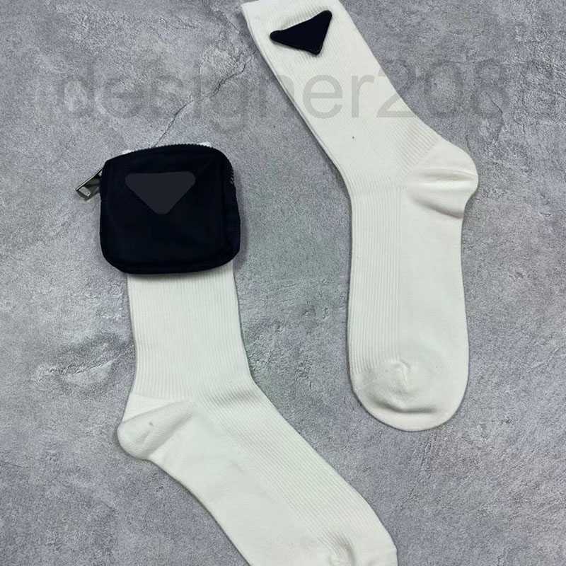 

Socks & Hosiery Designer Womens Underwear Fashion Sock with Bag and Triangle Badge Women Trendy Sexy 2 Colors Lady Undrewears Free Size YBGQ, White