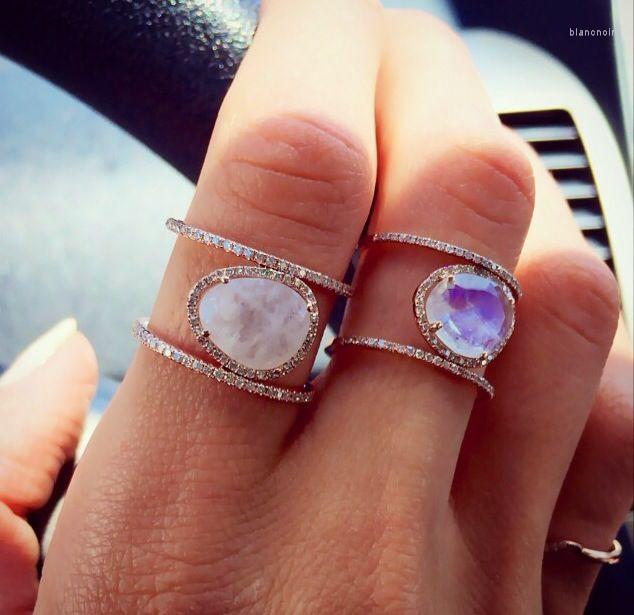 

Wedding Rings European Chic Moonstones Elegant H Shape Full Finger Ring For Women Ladies Design Uneven Stone Fashion Jewelry