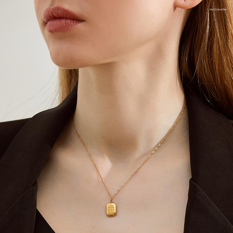 

Pendant Necklaces Selling Fashion Super Cute 18K Gold Plated Titanium Steel AB Chain Square Love Necklace