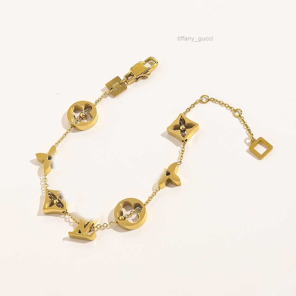 

New Fashionable Classic Chain Bracelets Women Bangle 18K Gold Plated Stainless steel Crystal Flower Beads Lovers Gifts Wristband Cuff Chain