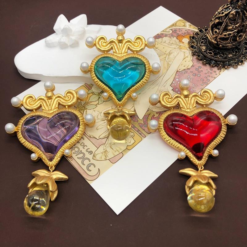 

Stud Earrings Winter Colored Loving Heart Carved Pattern Pearl Brooch Dual-Use Fashion Personality
