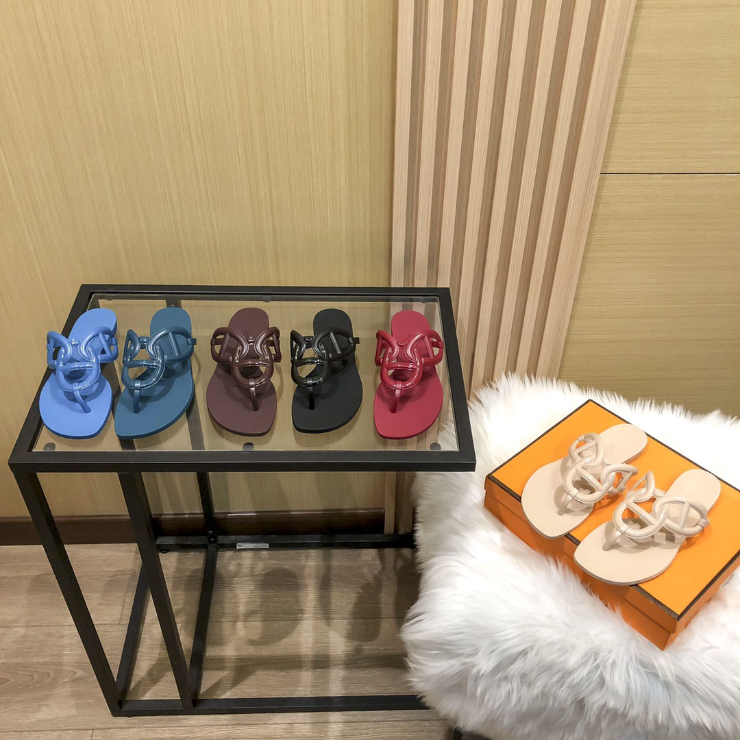 

Designer Brand Women Slippers Summer Ladies Hollowed Out Sandals Pattern Flats Flip Flops Loafer Fashion Tories Slides Rubber Outdoor Beach Shoes 35-41 no box