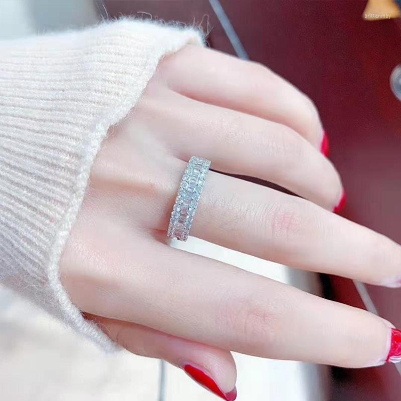

Wedding Rings Luxury Geometry Ladies Ring Inlay Shine Small Zircon Elegant Temperament Jewellry For Women Banquer Birthday Gif