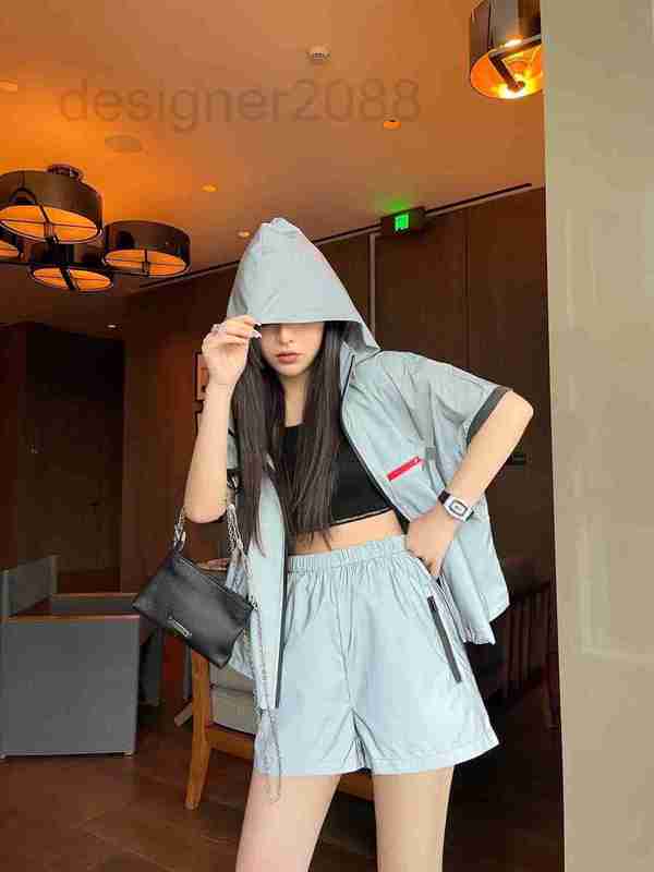 

Women' Two Piece Pants designer Summer new luminous casual suit hidden hat with classic red label is really cool and handsome X6ZH, Set