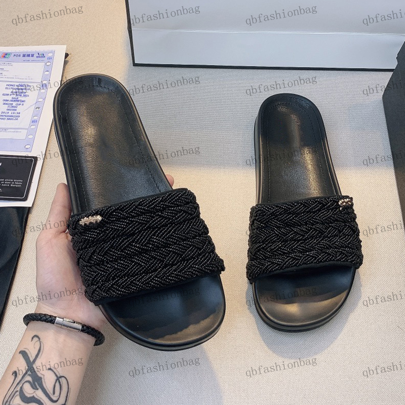 

Womens Flat Slippers Classic Small Pearl Sandals Hardware Metal Letter Decoration Outdoor Skatecasual Shoes Flip-flops Fisherman Shoes Rubber Non-slip Soled Women, Box