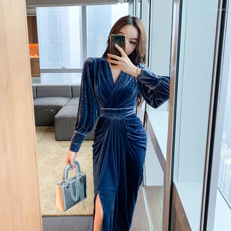 

Casual Dresses WTIANYUW V Neck Elegant Split Office Pencil Dress Women Winter Sheath Simple Slim Mid Claf Work Party Bodycon Vestidos, Blue
