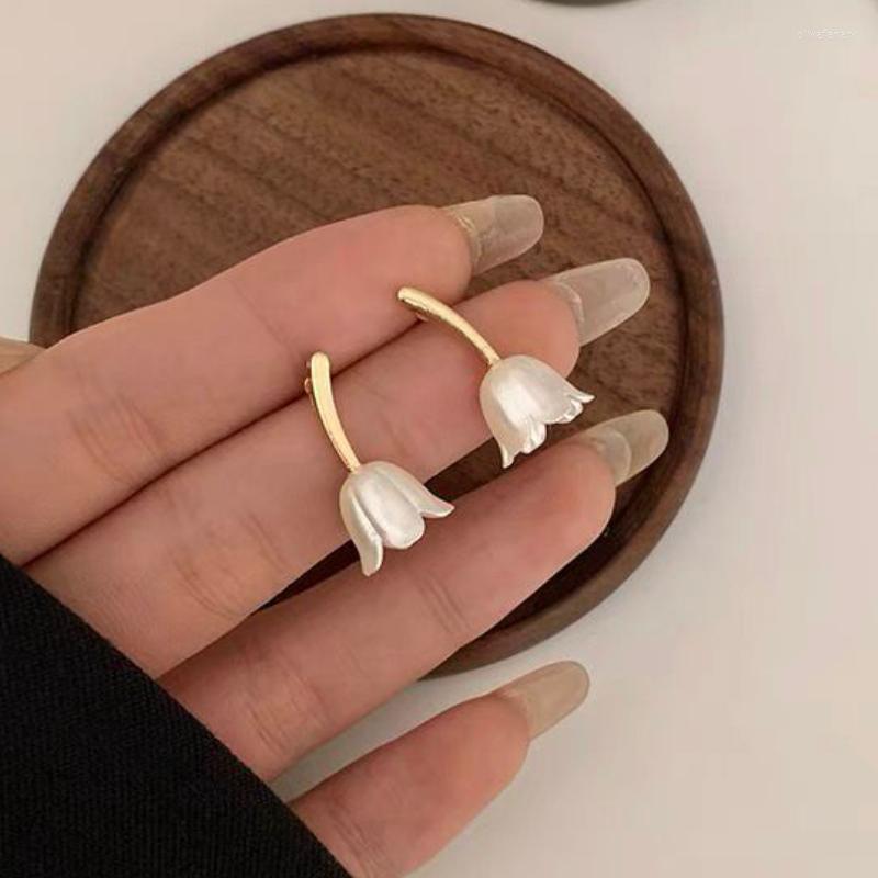 

Stud Earrings Fashion Simple Small Fresh Flower French Retro Niche Design Sen Series Super Beautiful For Women