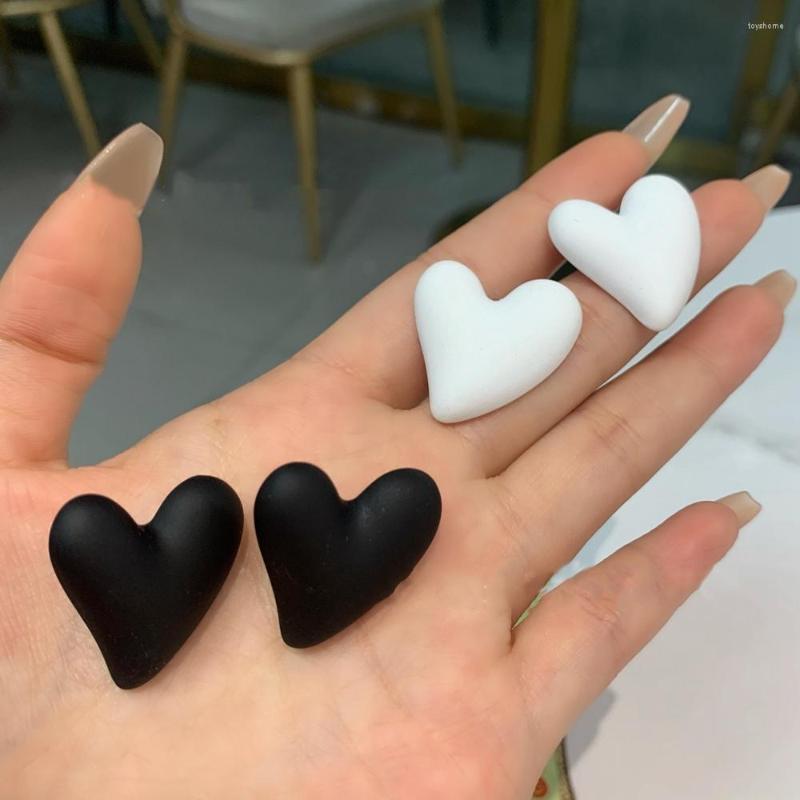 

Stud Earrings Fashion Black White Acrylic Heart Sweet Bohemian Jewelry Women Girls Vintage Earstuds Gifts