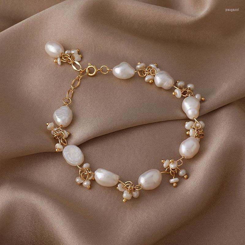 

Strand French Retro Style Natural Pearl Luxury Bracelets Women Fashion Ins Personality Charm Bracelet Jewelry Accessories Gift