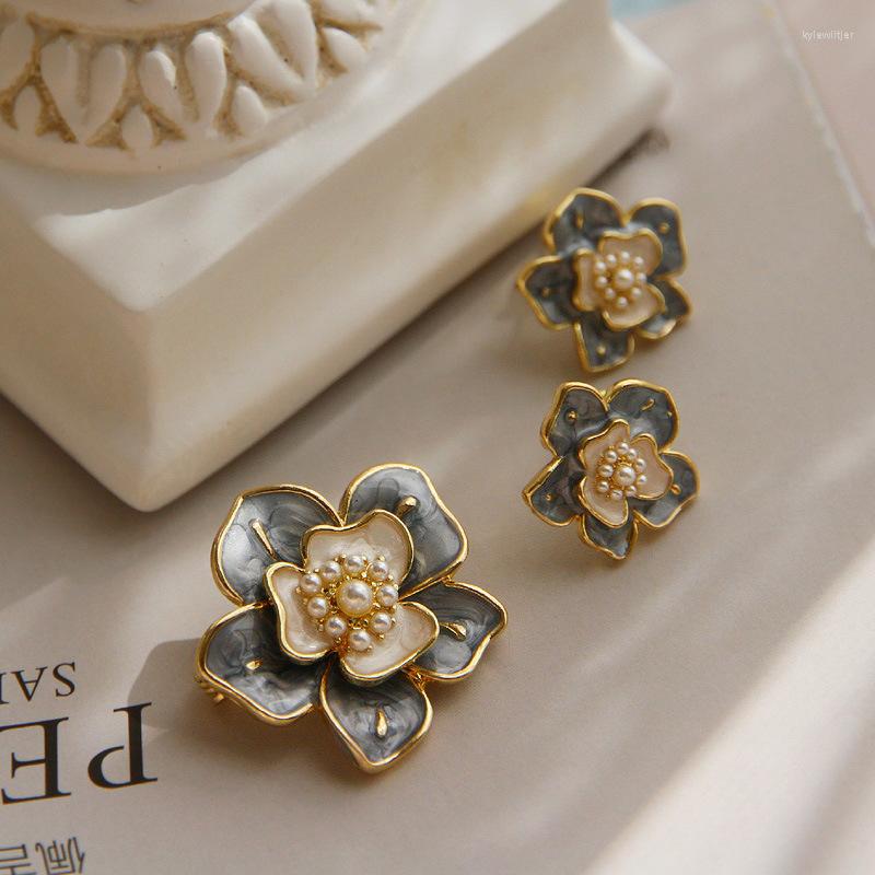 

Stud Earrings French Enamel Pearl Flower For Young Girls Fashion Gift Exquisite Banquet Jewelry