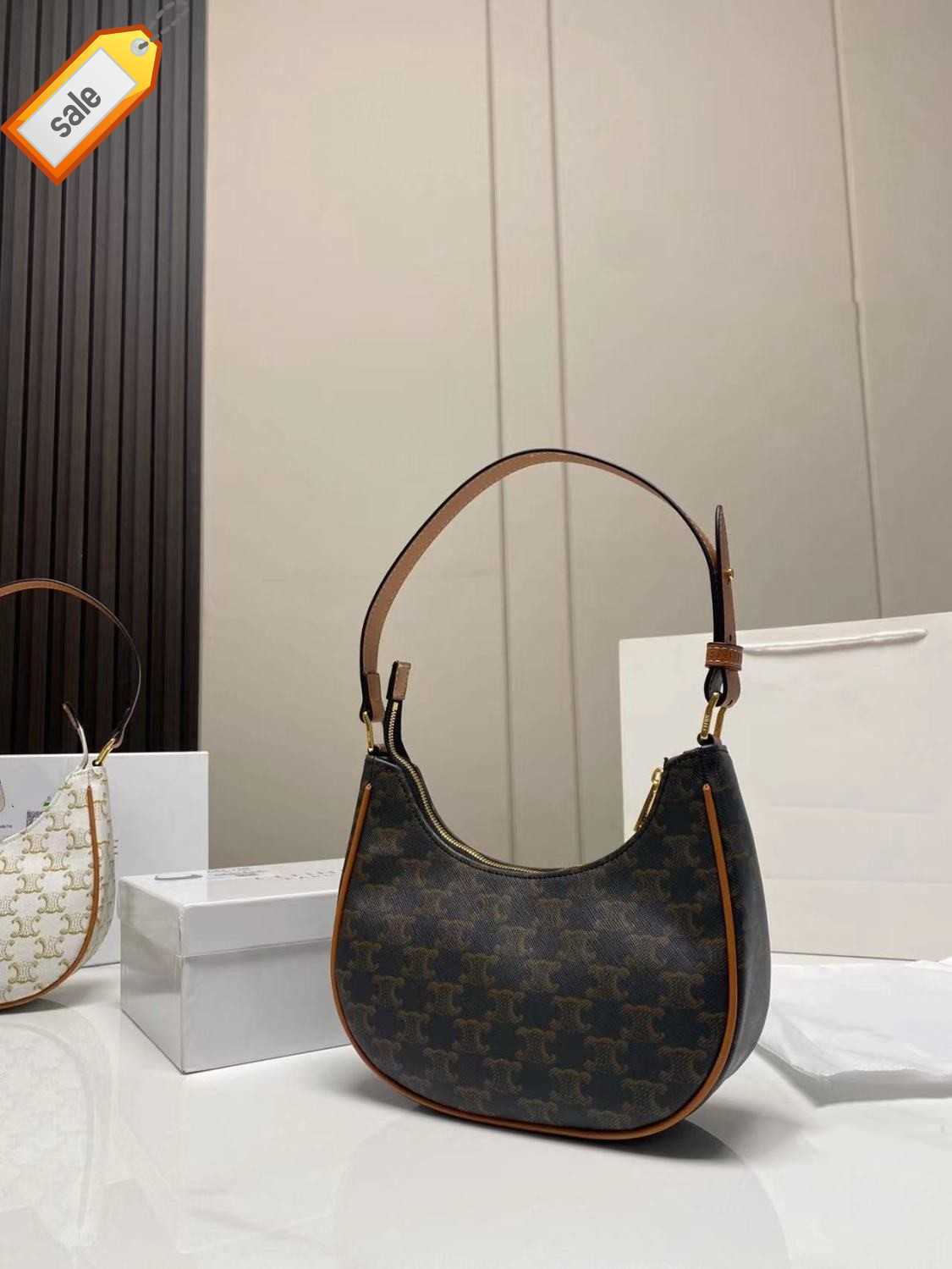 

Luxurys Brand Designer Handbags Shoulder Bags Crossbody Bag Tote 2023 Women's New Fashion Texture Leather Crescent Bag Gift box packing Factory Direct Sales, Reading
