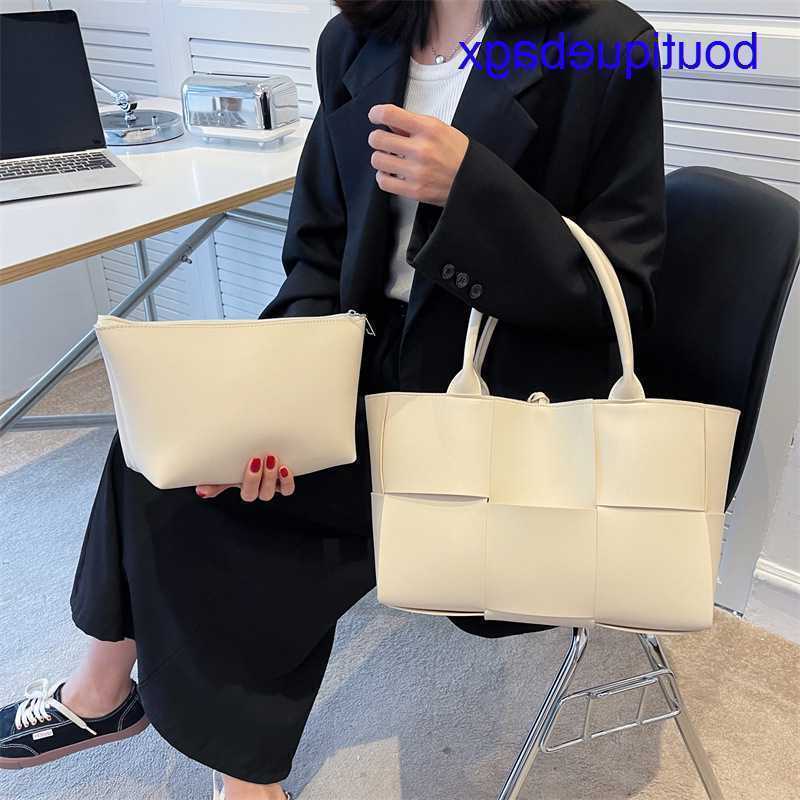

Luxury Bottegss Venetss Arco Evening Bags online store bag fashion Net 2023 new red high large sense foreign style single shoulder With logo GBHZ, White6