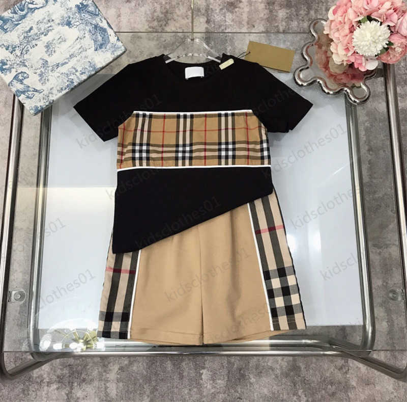 

Boy Clothing Sets Classic Plaid Print Thread Crew-neck Brand T-shirt High-waisted Casual Shorts Designer Kid Clothes Big Kid 1970, 18