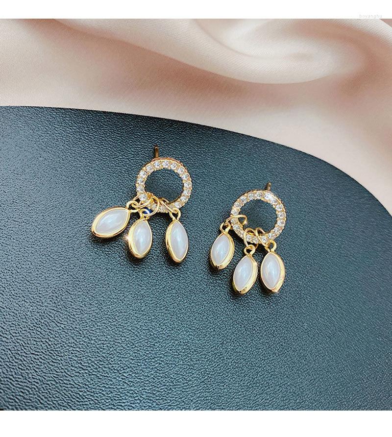 

Stud Earrings Fashion Woman Natural Shell Pentagram Temperamental Star Earring Contracted White