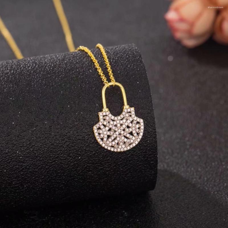 

Pendant Necklaces Women Ladies Gold Color Ingot Necklace 65cm Retractable Lock Design Personality Fashion Jewelry Link Chain