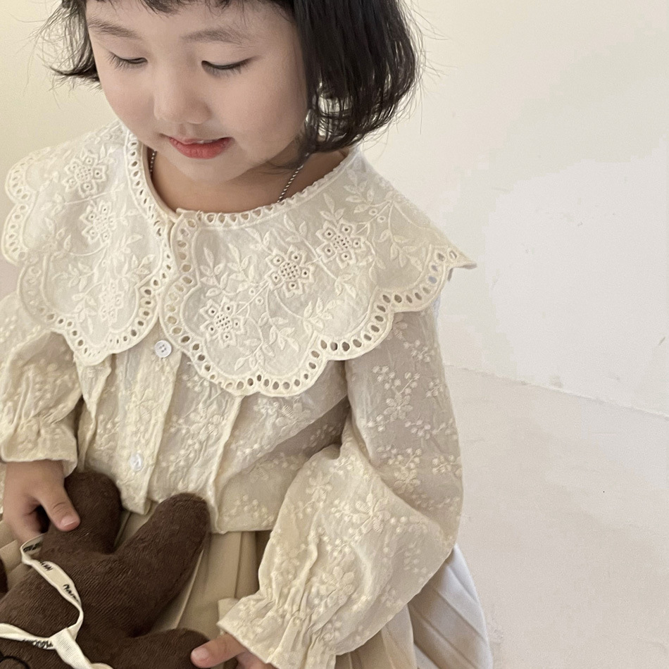 

Kids Shirts Spring Autumn baby girls lace Hollow out shirts 2-7 Years Girl cotton embroidery Lapel long sleeve blouses Tops 230317, Beige
