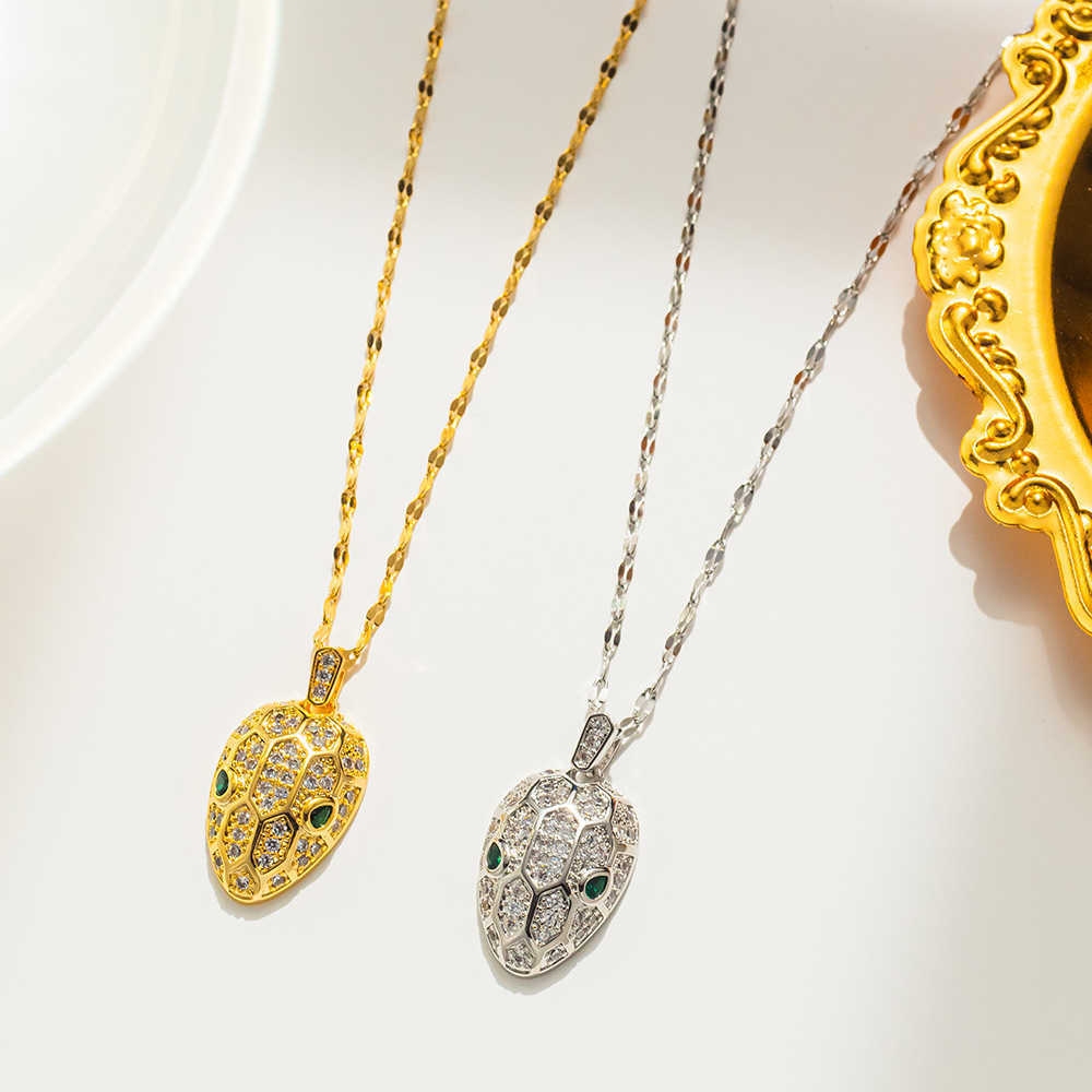 

Pendant Necklaces Strands Strings New Fashion Individuality Cold Wind Snake Head Necklace with Microinlaid Zircon Small Design Collar Chain