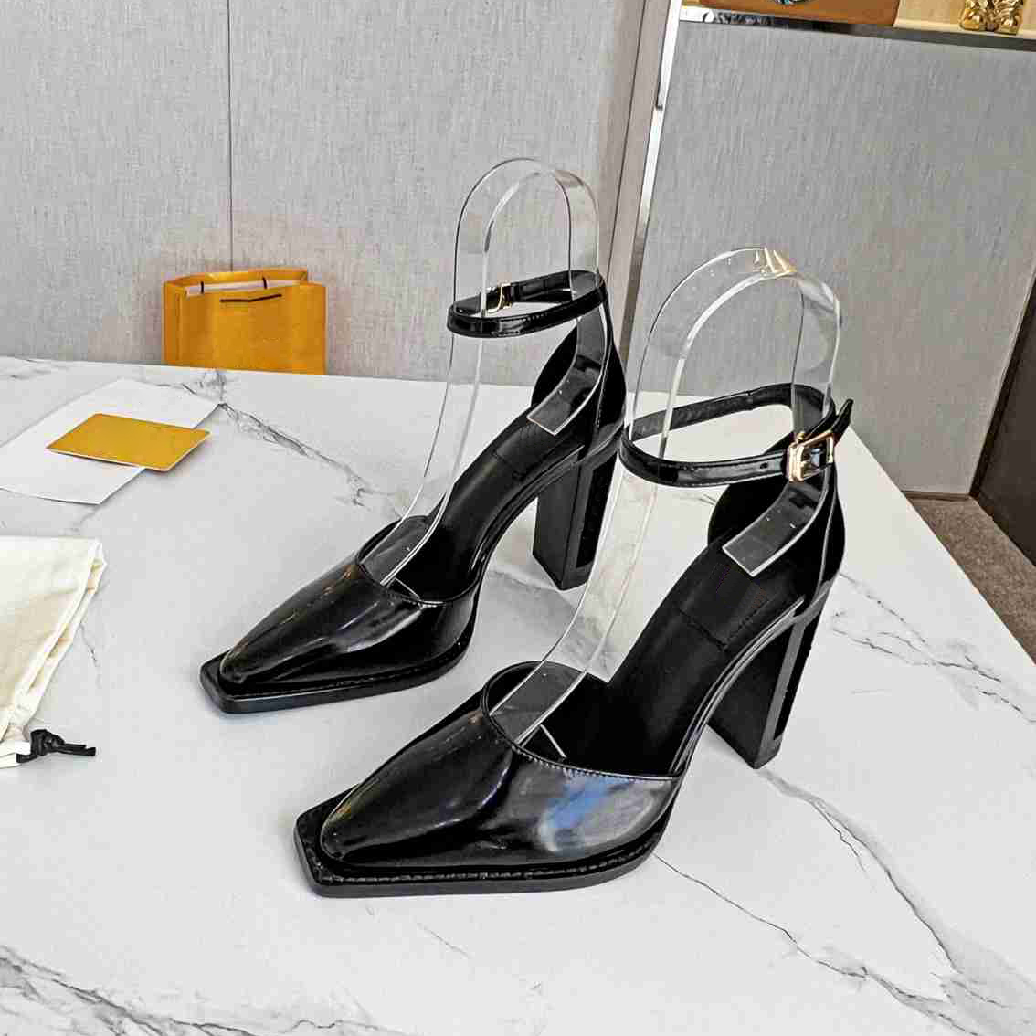 Printed high heel sandals Women pointed toe semi-circular heel Ankle buckle commuter high heels elegant all-match black nude print with shoebox