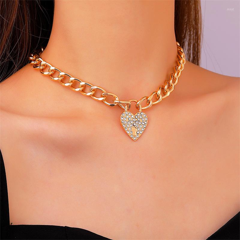 

Pendant Necklaces Arrival 2023 Fashion Neck Chain Full Crystal Heart Lock Necklace Gold Silver Color Choker Women Accessories