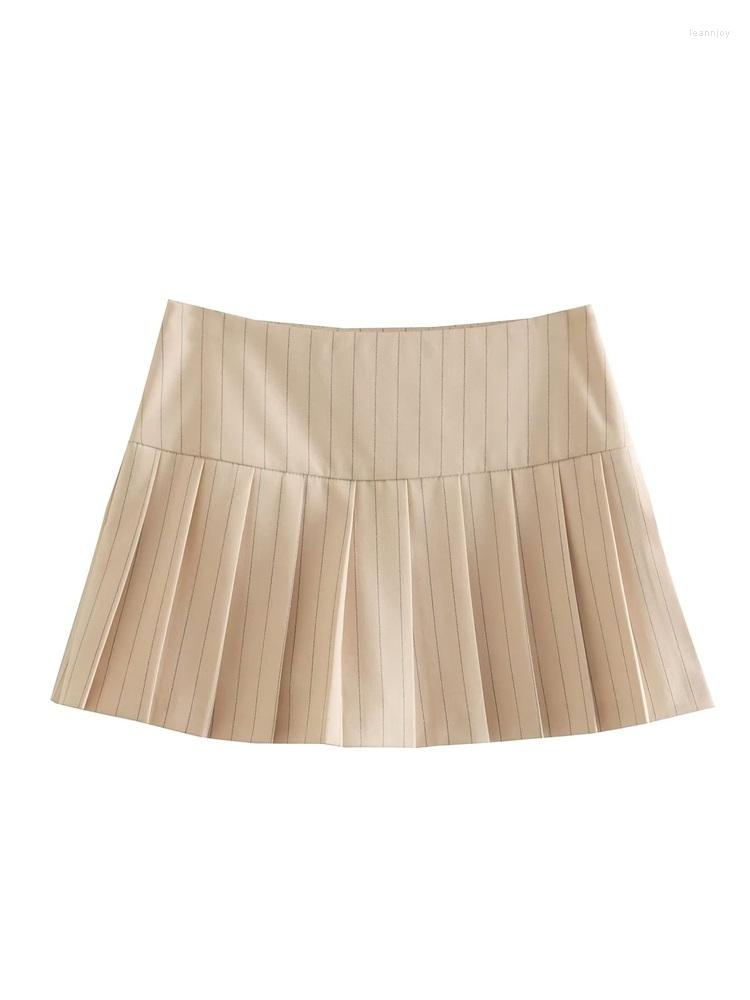 

Women' Shorts MESTTRAF Women 2023 Fashion Pinstripe Pleated Skirts Vintage High Waist Side Zipper Female Skorts Streetwear, Picture shown