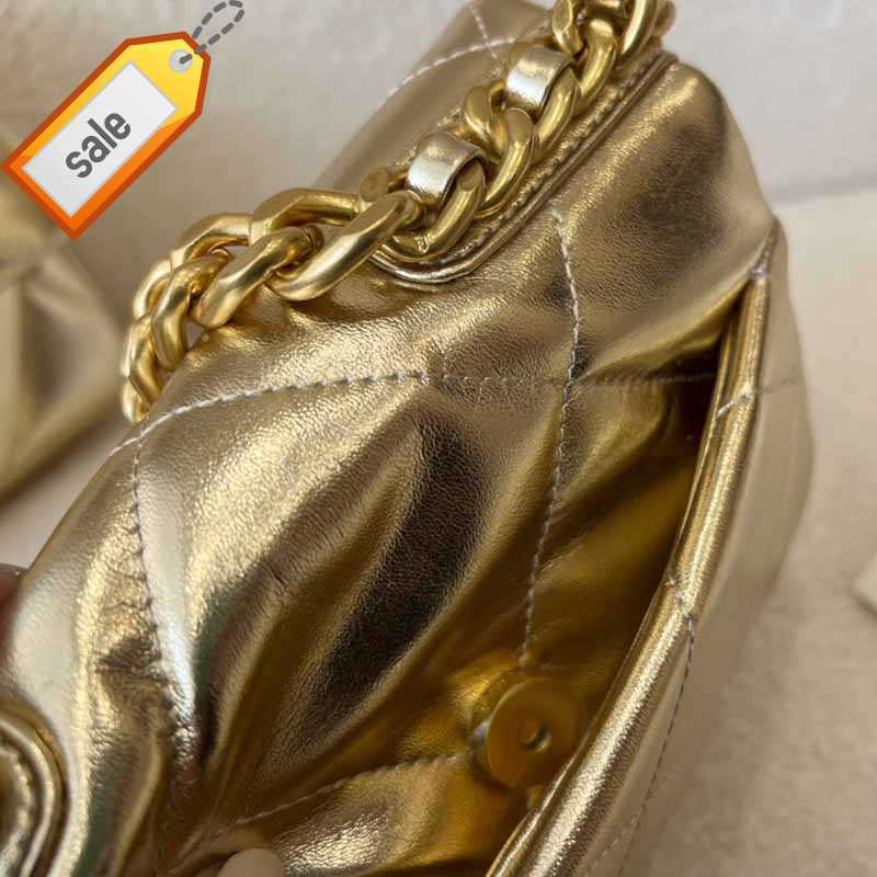 

Luxury Ladies Brand Designers Shoulder Bags Fashion Clamshell Crossbody Bag Gold Silver Texture Sheepskin Gold Metal Chain Envelope Package bag Factory Sales