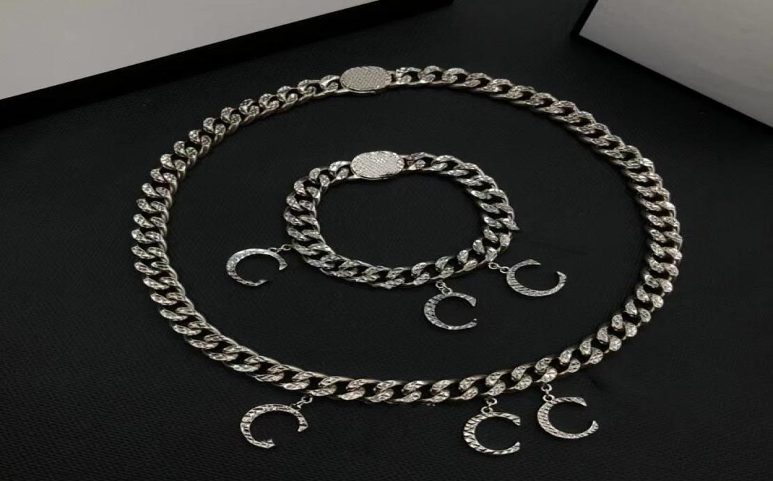 

Designer Letter Pendant Necklaces Fashion Thick Chain Couples Jewelled Necklaces Luxury Stainless Steel Valentine Day Couple Gifts3575500