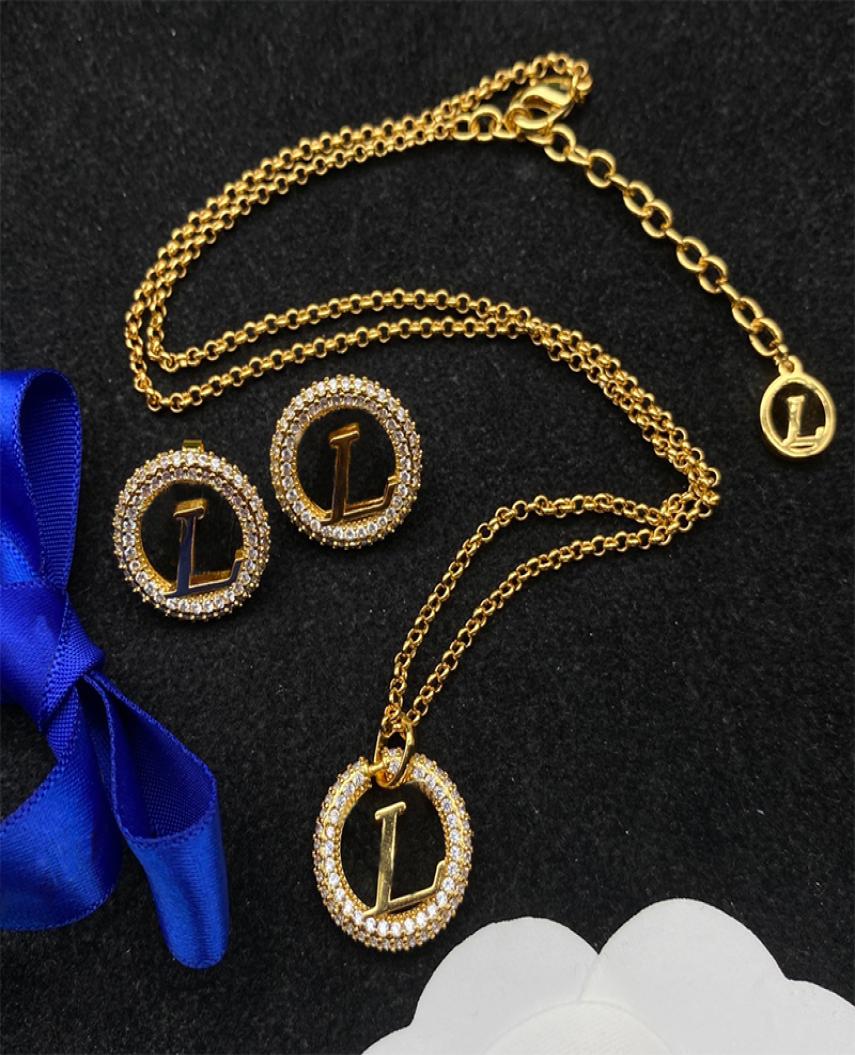 

Jewel97 Love Necklace Designer Women Earrings Pendants Retro BronzeCharm Chain Pendant Necklaces Fashion Brass Jewelry Sets1471241