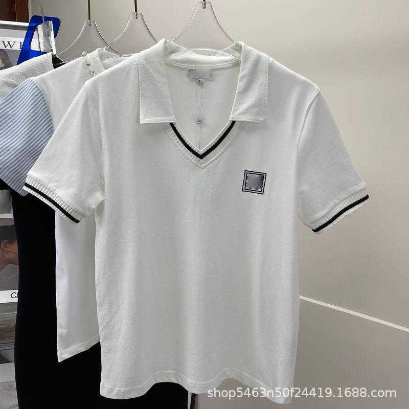 

2022 Xia Xiang' new V-neck polo women' shirt embroidered black and white stitched rib short sleeve T-shirt (European, White3
