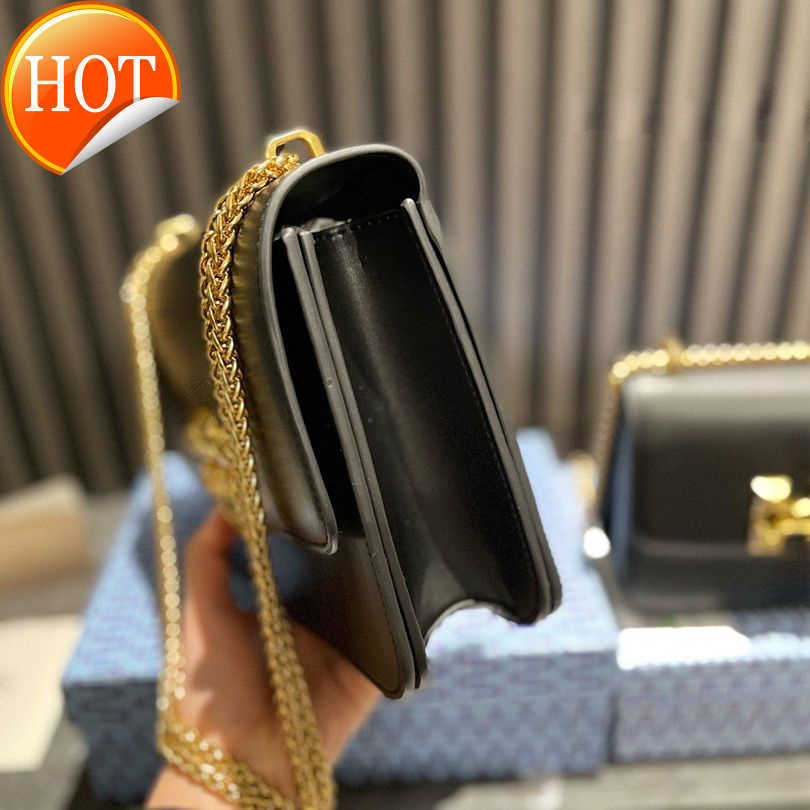 

Luxury Women's Brand Designer Shoulder Bags Crossbody Tote 2023 New Fashion Retro Postman Texture Leather Strap Envelope Gift Box Factory Direct Sales, Leather belt