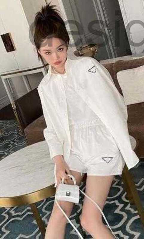 

designer topsFall 2021 Designer fashion women's Two Piece Pants sports suit Casual long sleeve lapel shorts Triangle correct version P home 2 pieces VXV8, Black