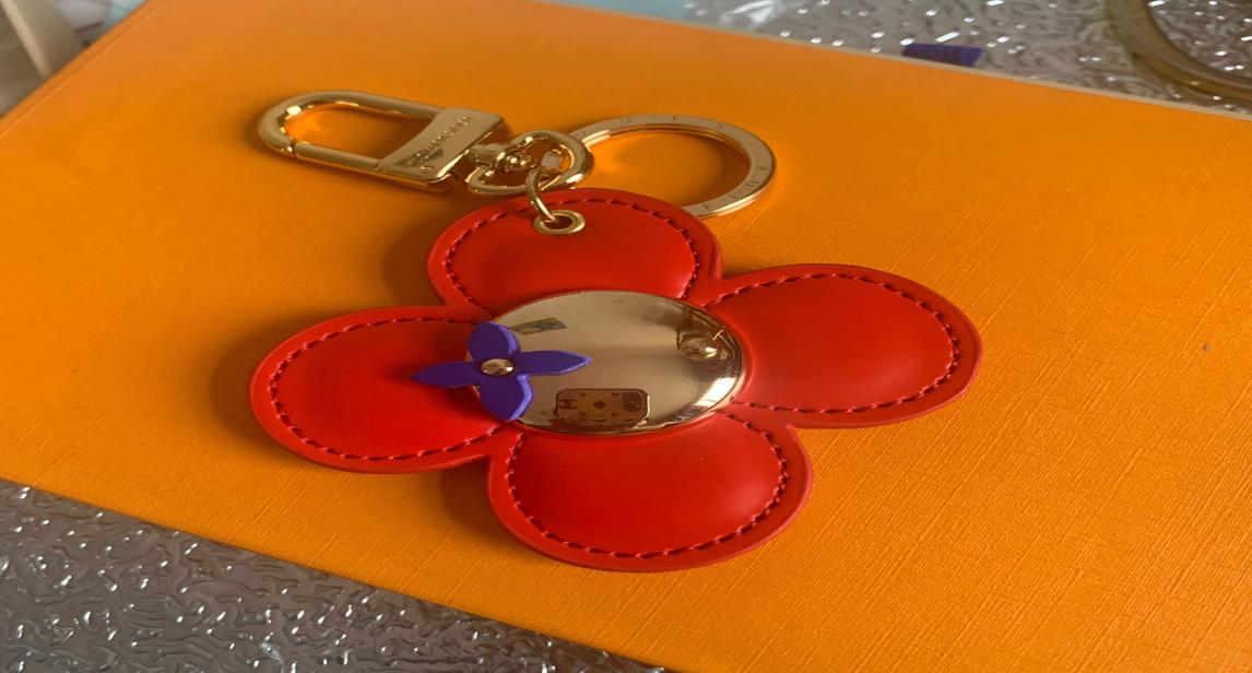 

new original box high quality luxury luggage key chain designer wallet pendant bag fashion key chain 9534557