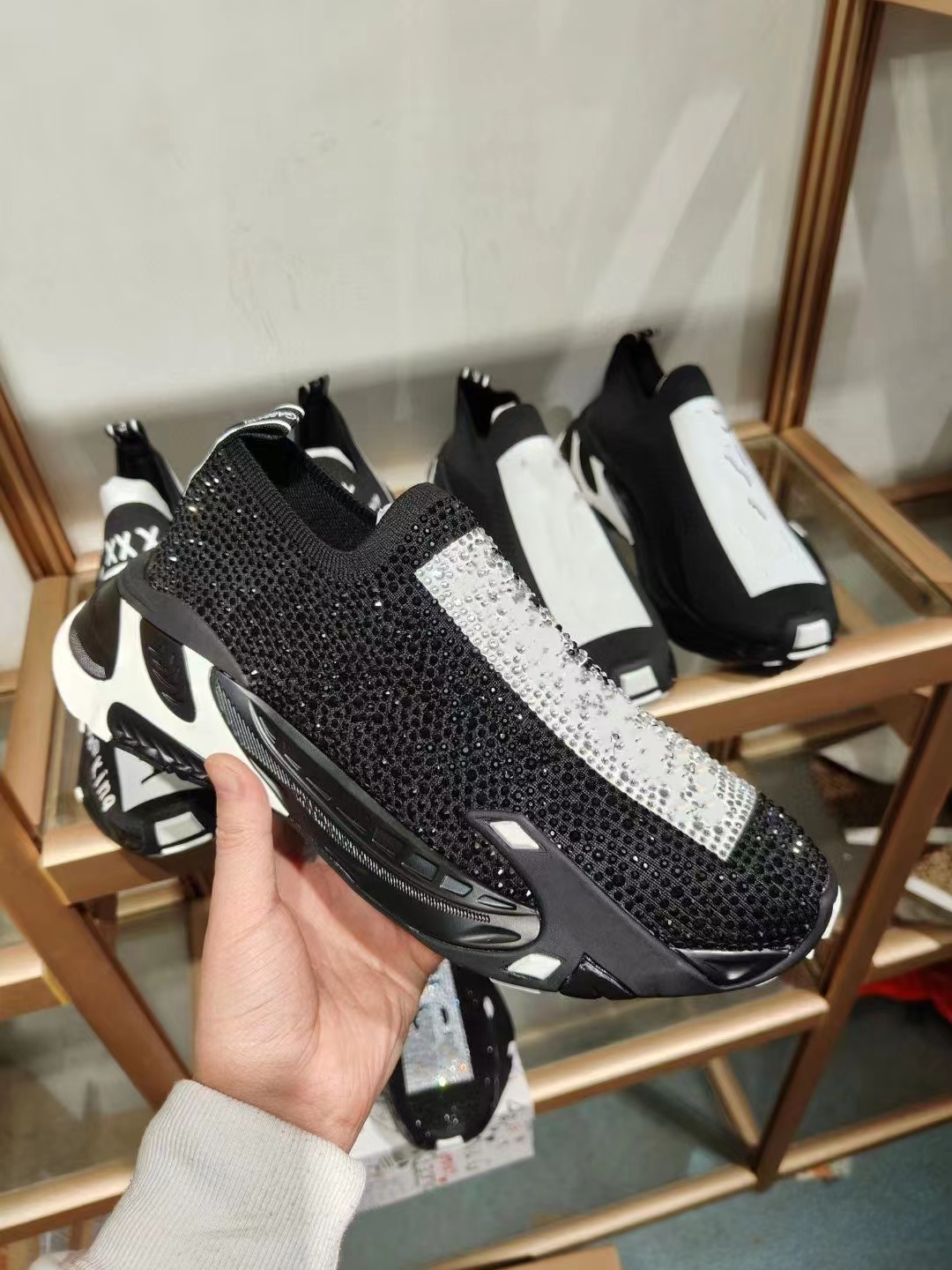 

2023 Designer Sorrento Women shoe Sneakers With Rhinestones Crystals Mens Slip-on Sneaker Stretch Mesh Black White Red Glitter Runner Flat Trainers With Box