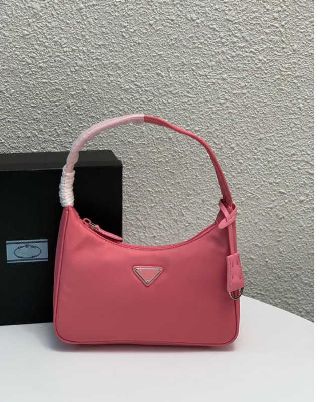 

Cosmetic Bags Cases Designer bag Nylon shoulder bag upgraded version hobo underarm bag simple fashion light hot style, Red
