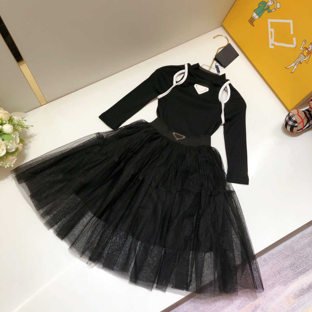 

23ss designer brand kids T-shirt skirt suit girls knitting Bare shoulder High collar Short sleeve Net yarn pleated skirt set High quality kids clothing