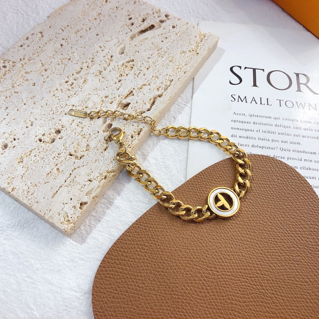 

Designer Brand Logo Bracelet Chain Gold Bracelets Sea Shell Fritillary Love Jewelry Bracelet Romantic Design stainless steel Gift With Box