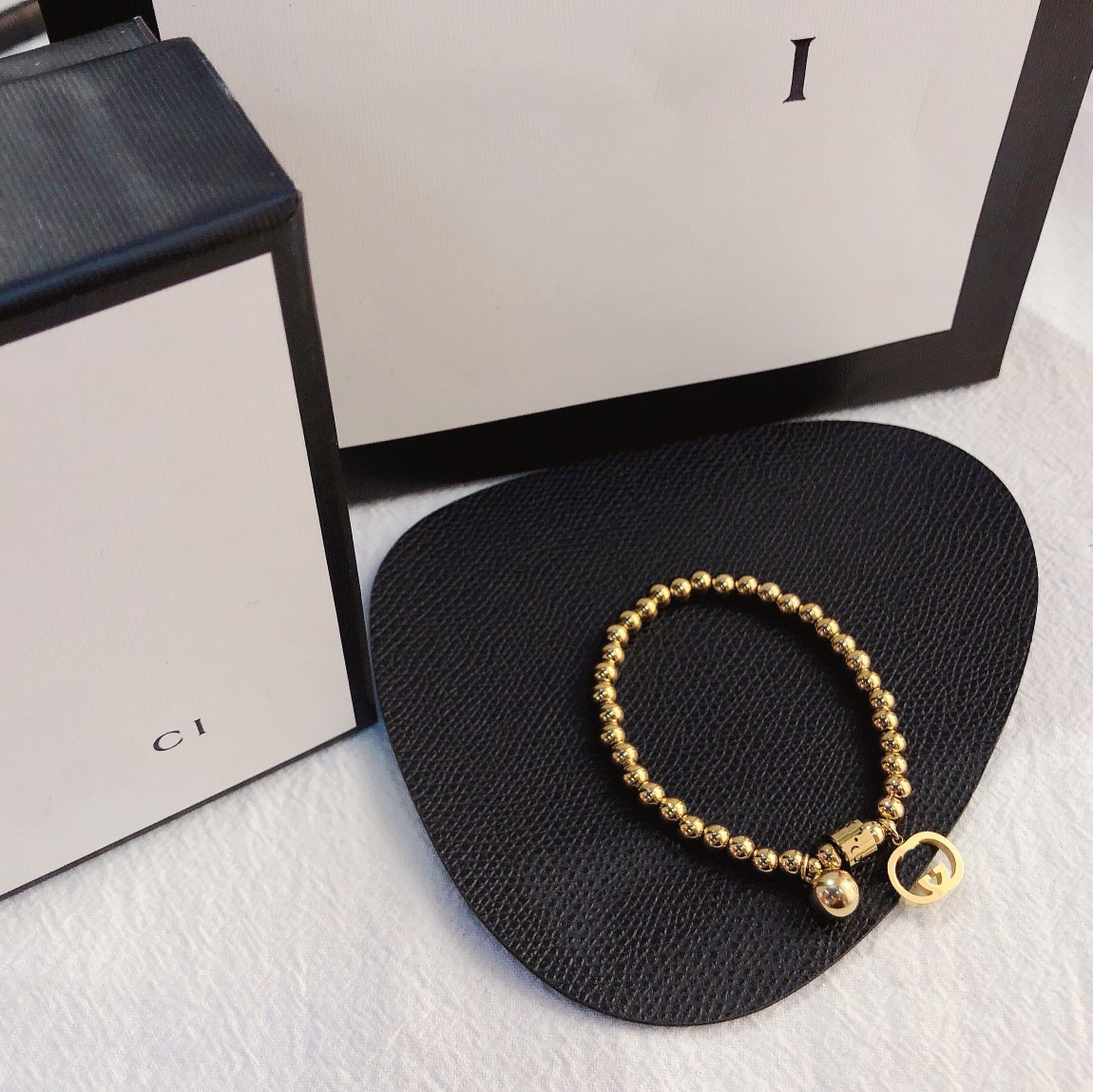 

Fashion 18K Gold Bracelet chain Girl Letter Bracelet Vintage Design Jewelry Bracelet Spring Simple stainless steel Accessories Gift Bnagle With Box