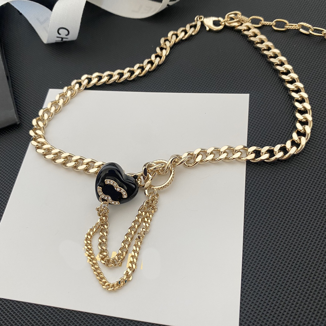 

Designer Choker Heart Necklace Gold Plated Black Necklace Women Love Jewelry Chains Vintage Design Jewelry Letter Necklace Party Family Rope Chain