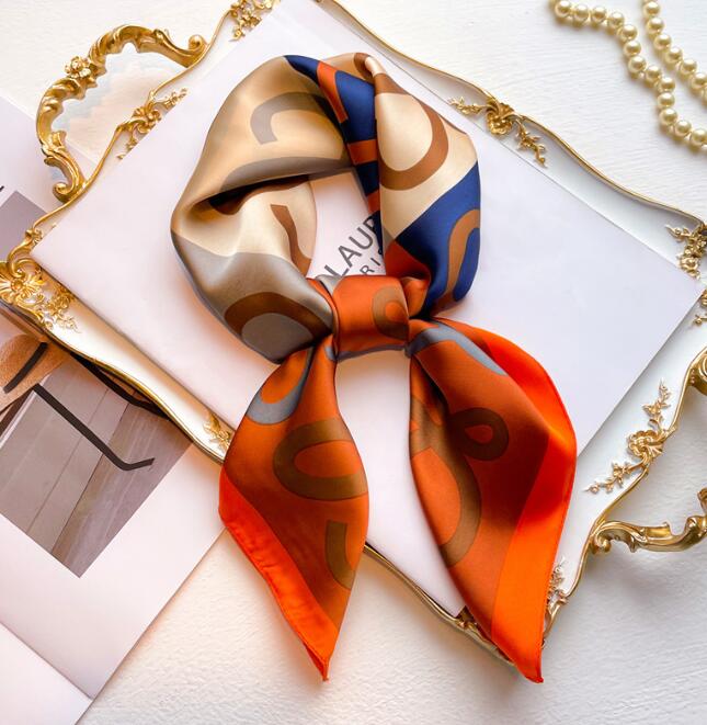 

Designer Letters Print Flower imitate Silk Scarf Headband for Women Fashion Long Handle Bag Scarves Paris Shoulder Tote Luggage Ribbon Head Wraps 70x70CM