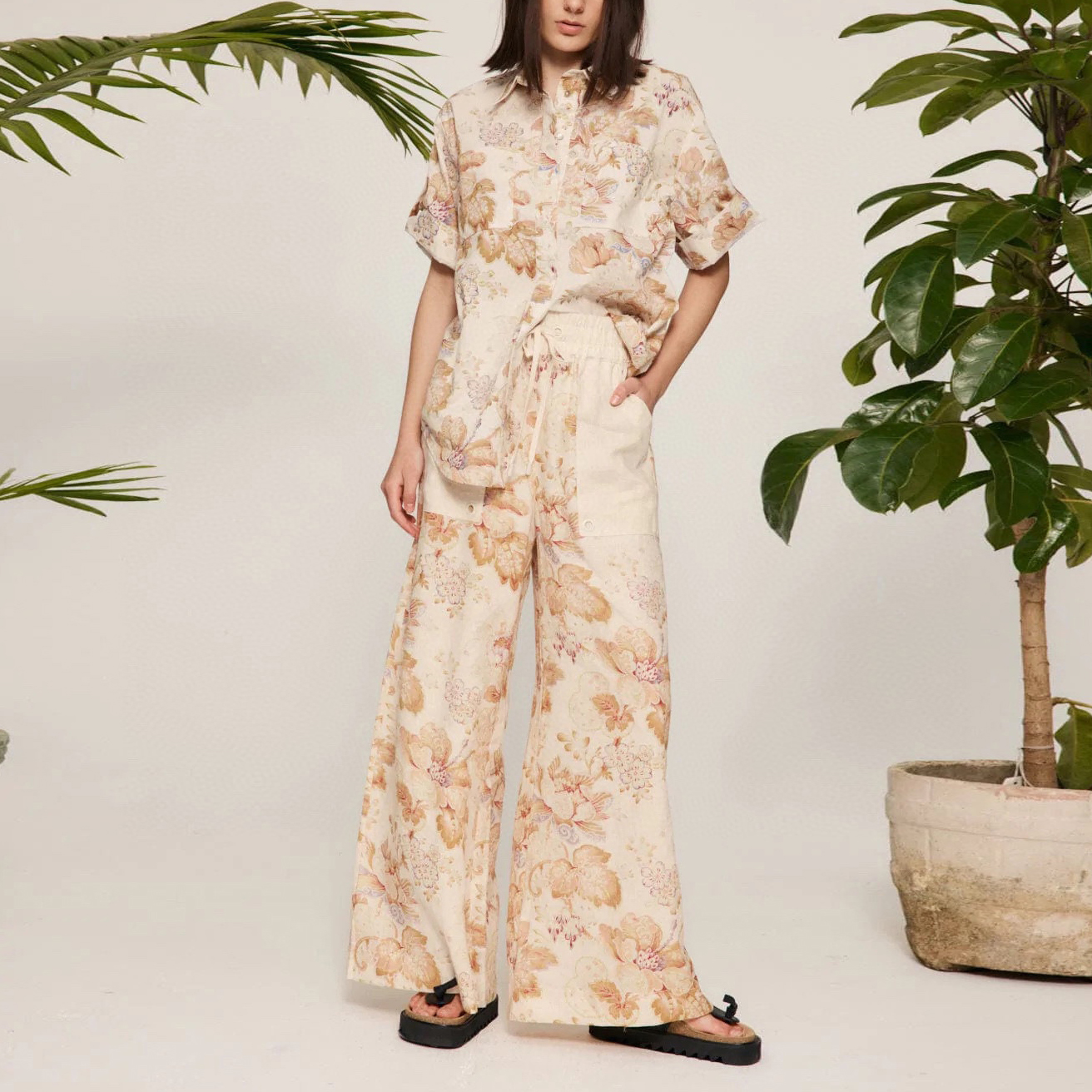 

australian designer Women's Blouses & Shirts organic cotton Floral pattern short-sleeved shirt, Beige