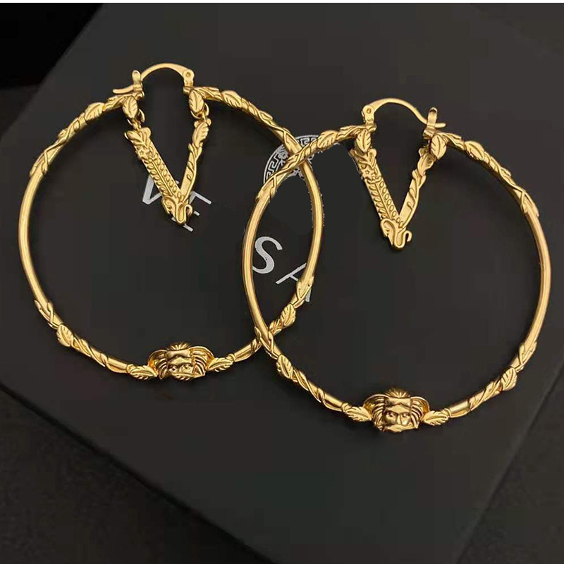 

Fashion Women Stud Earrings Womens Big Circle Simple Earring Jewelry Luxurys Designer Earrings Letter Earring Wholesale