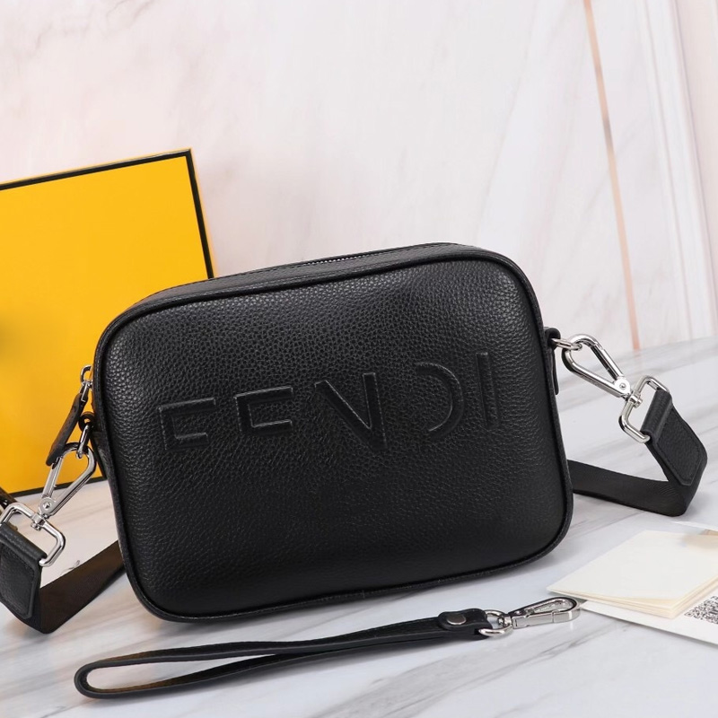 

Designer bag Mens solid color black leather bag Top fashion handbags Portable Simple Camera Bag Mens highend temperament handbag purse