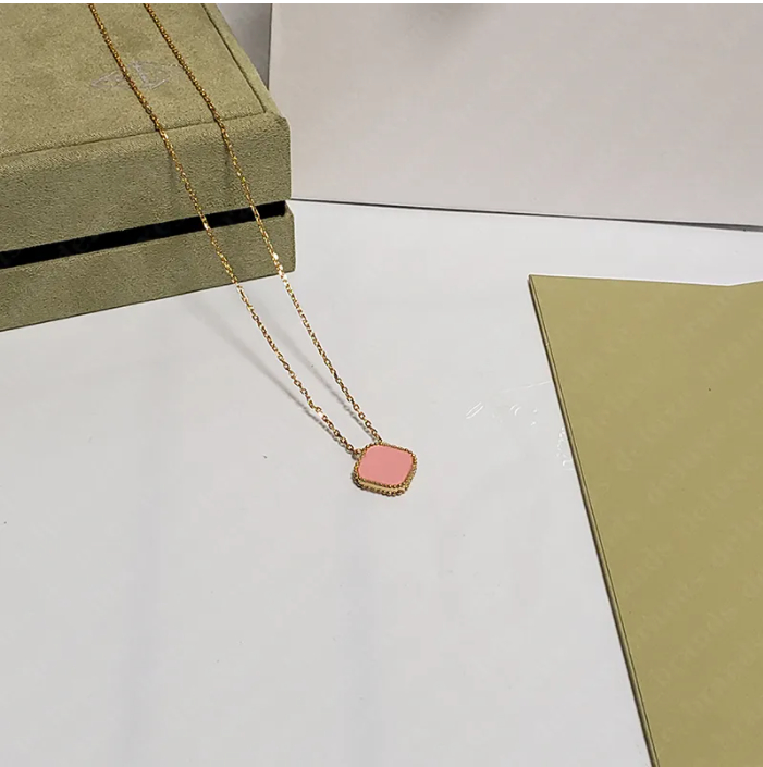 

Fashion Classic4/Four Leaf Clover Necklaces Pendants Mother-of-Pearl Stainless Steel Plated 18K for Women&Girl Valentine's Mother's Day Engagement Jewelry-Gift