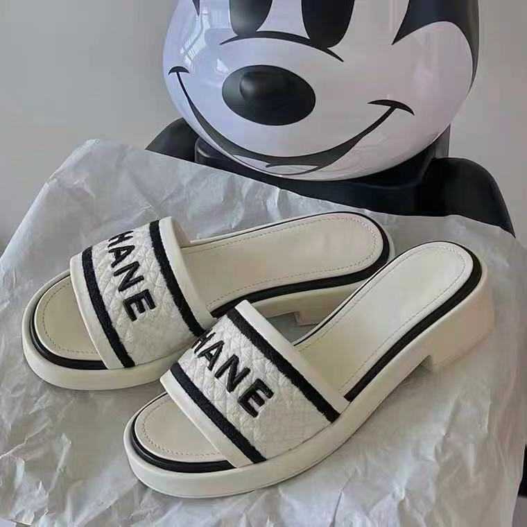 

Designer slides channel slipper sandals High version summer new embroidered thick soled raised slippers women wear thick heel one word holid 6ZM7, White3