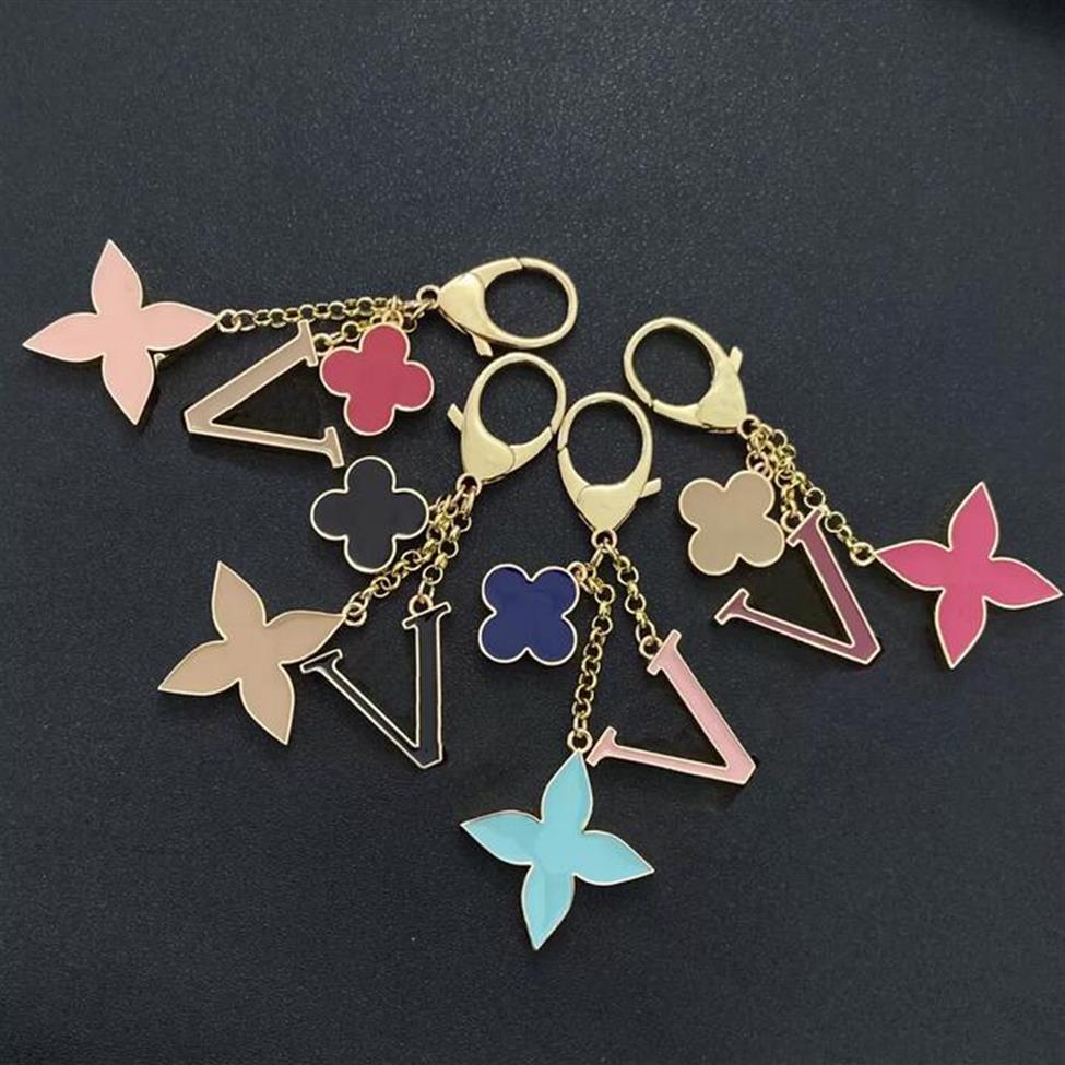 

NO Box Fashion Trendy Luxury Designer Keychains Classic High Quality Mens Key Buckle Letter Silver Gary Keyrings Womens Bag Handba308W