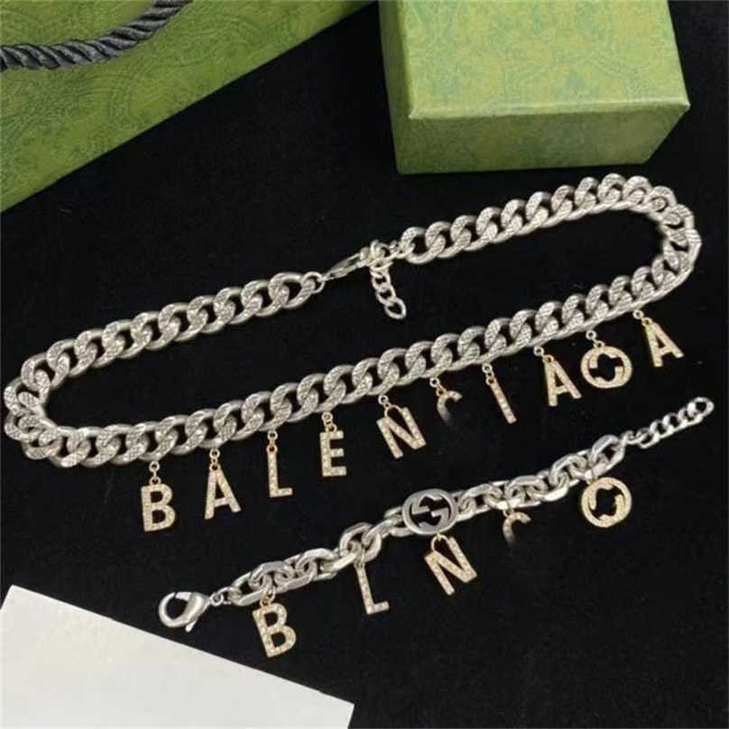

2023 Designer New Jewelry thick twisted piece chain double letter Rhinestone Necklace Bracelet brass material minority