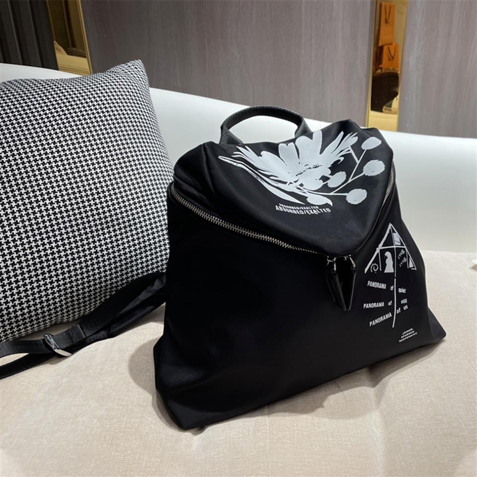 

2021 Designer Backpack Fashion Nylon Printed Backpacks Travel Luxury School Bag Black and White Optional256o, This item is not for sale