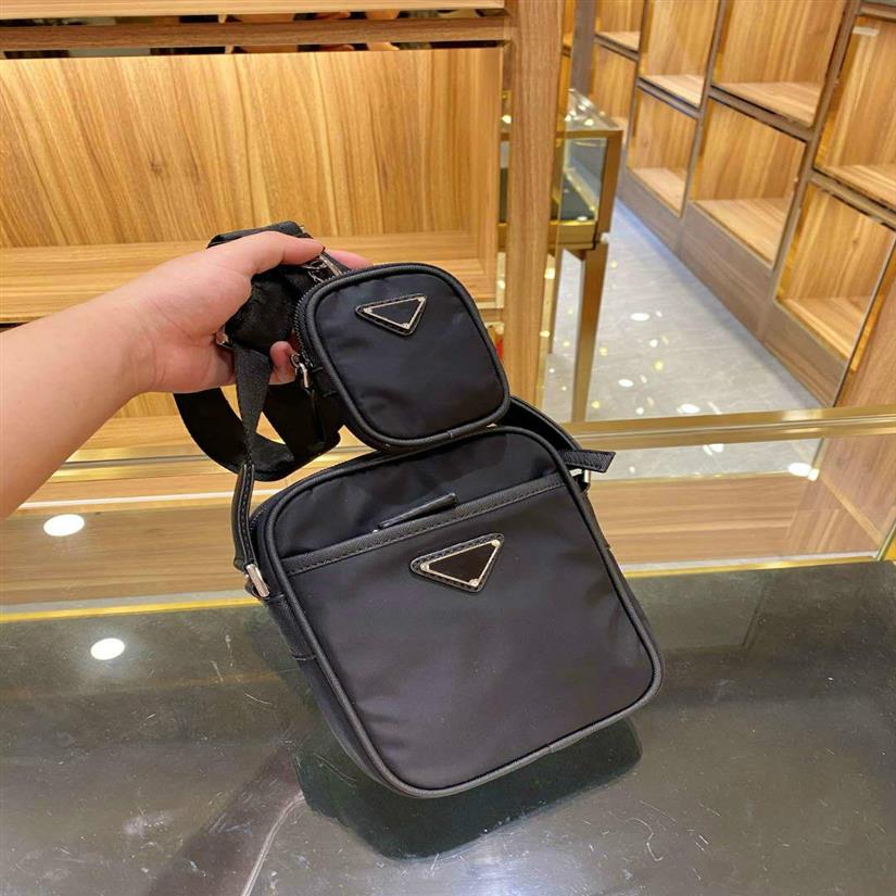 

Luxury Designer Wallets Mens and Women's Crossbody Bag Shoulder Bags Mini Size High Quality Solid Color Black Unisex with Poc206L