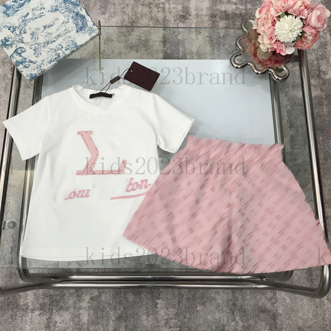 

girls brand designer shorts sets Classic embroidered logo letter cotton T-shirt chiffon satin fabric shorts 2023ss summer children soft t shirts high end cotton tops, 11#